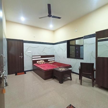 Shri Janki Vatika Hotel Vrindavan Ngoại thất bức ảnh