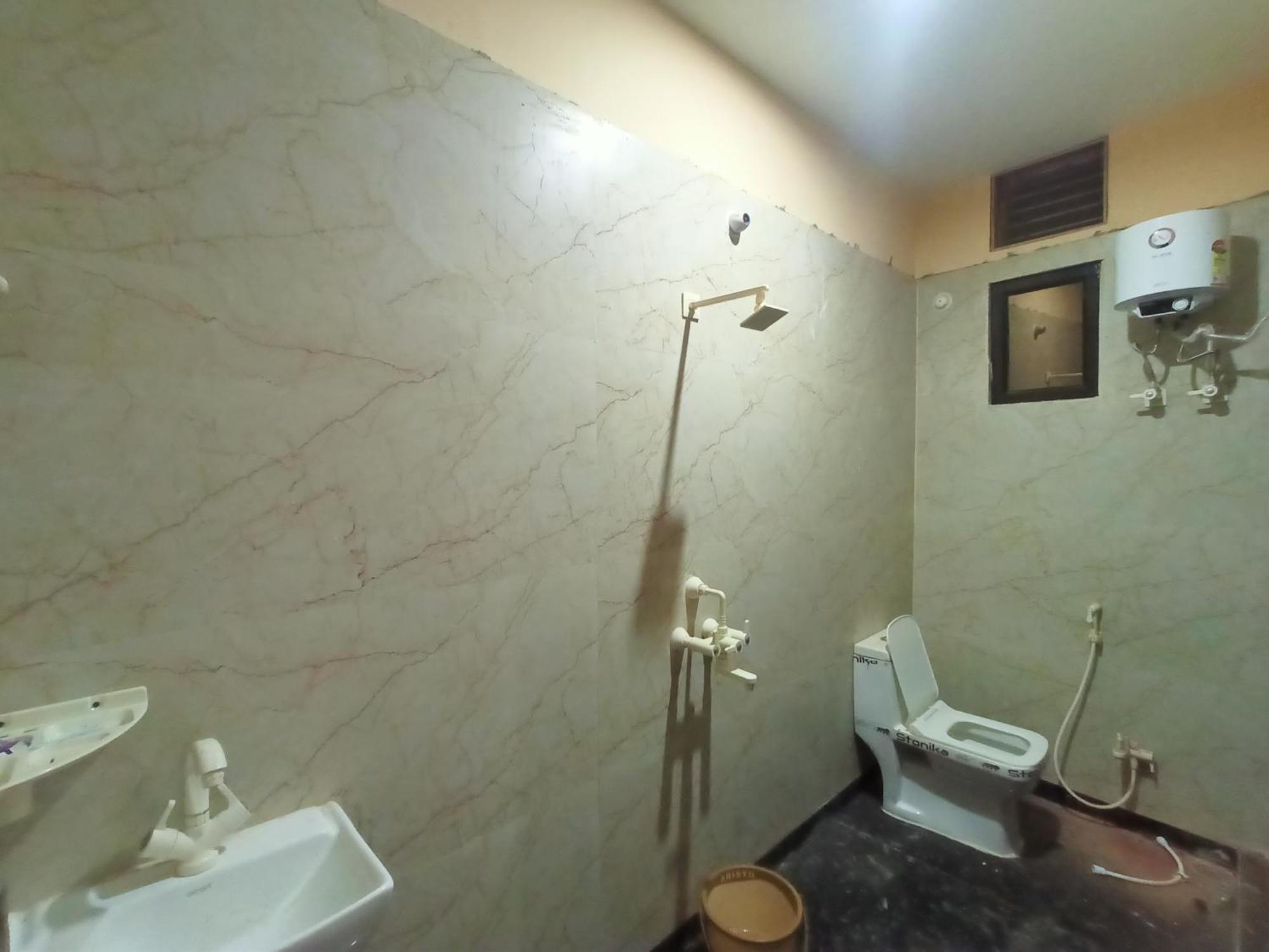 Shri Janki Vatika Hotel Vrindavan Ngoại thất bức ảnh